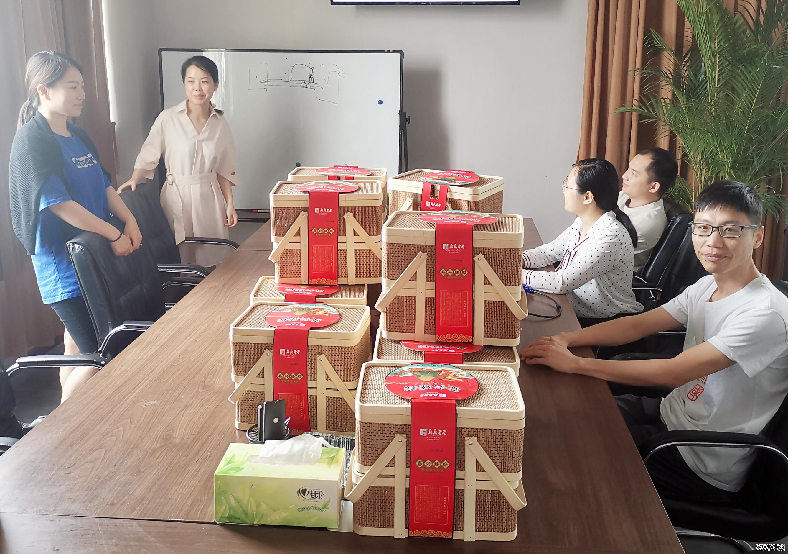 粽葉飄香喜迎端午---上海久丞為員工發福利了